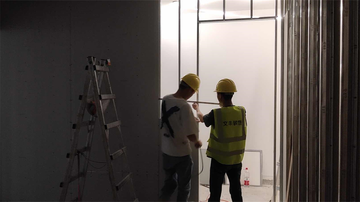 <a href=http://www.or-t250.com.cn/ target=_blank class=infotextkey>深圳裝修公司</a>